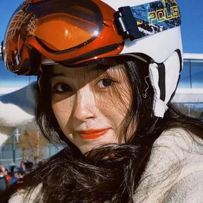 美女荒野逃亡